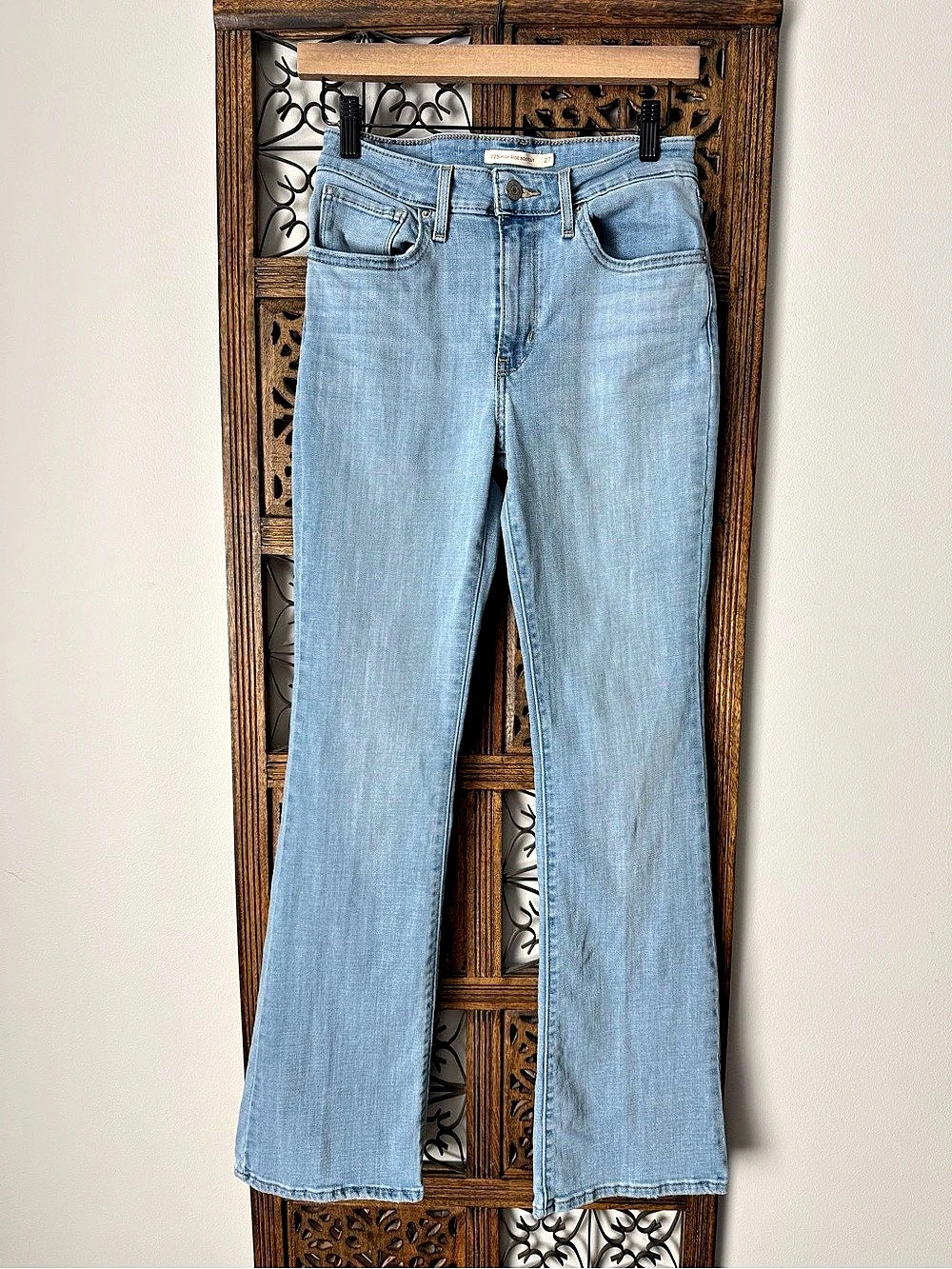 Levi's 725 High Rise Bootcut Jeans in Blue Waist 27 Like New